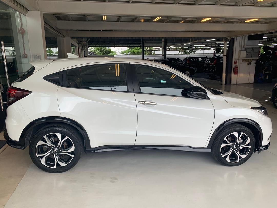 Honda HR-V 1.8L E