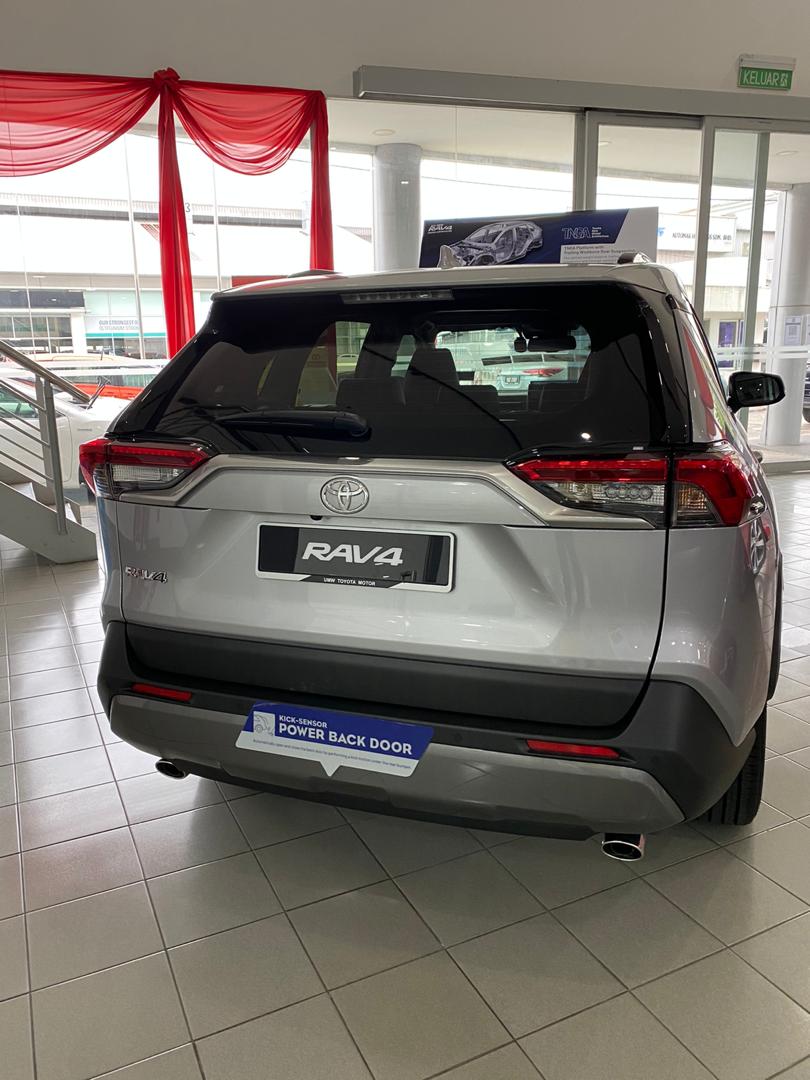 Toyota RAV4 2.0L (AT)