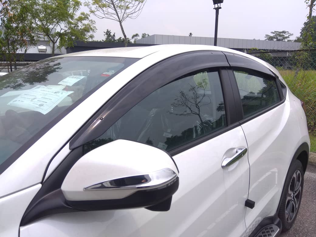 Honda HR-V 1.8L E