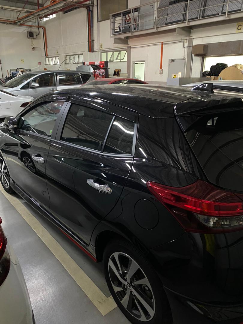Toyota Yaris 1.5J (AT)