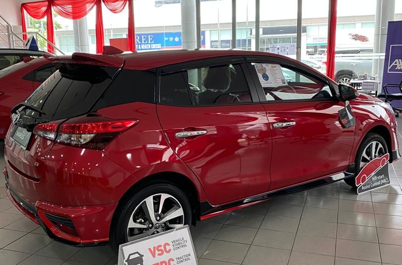 Toyota Yaris 1.5J (AT)