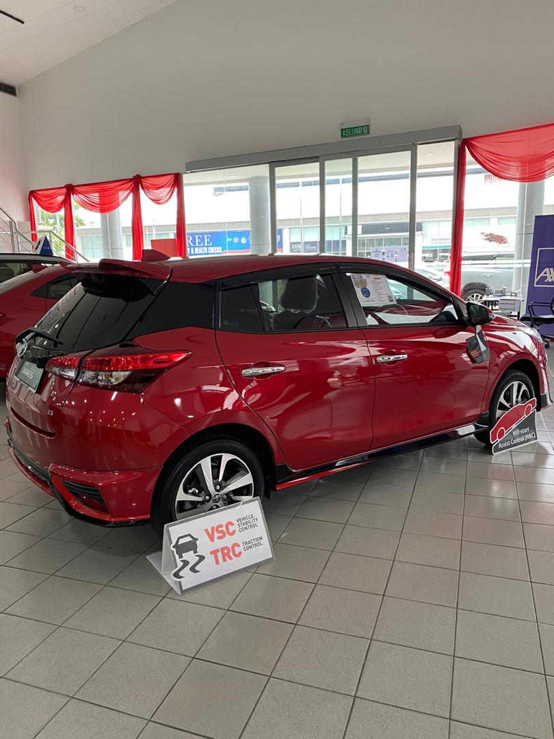 Toyota Yaris 1.5J (AT)
