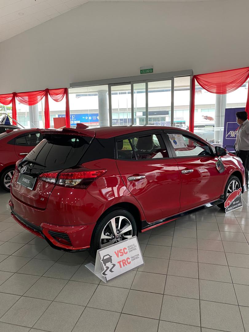 Toyota Yaris 1.5J (AT)