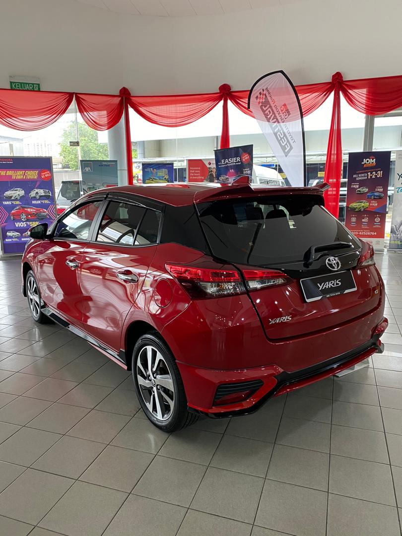 Toyota Yaris 1.5J (AT)