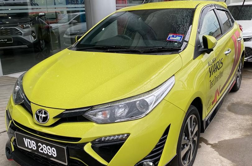 Toyota Yaris 1.5J (AT)