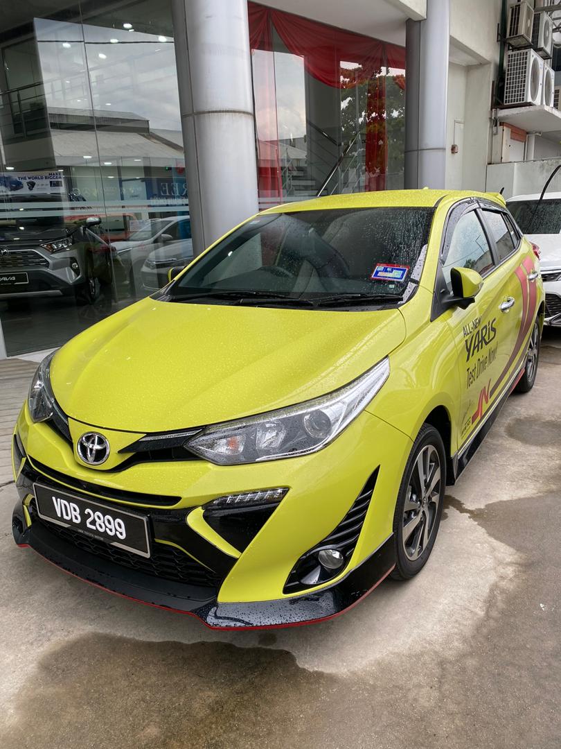 Toyota Yaris 1.5J (AT)