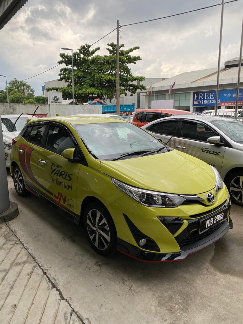 Toyota Yaris 1.5J (AT)