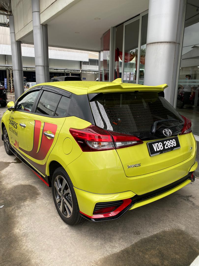 Toyota Yaris 1.5J (AT)