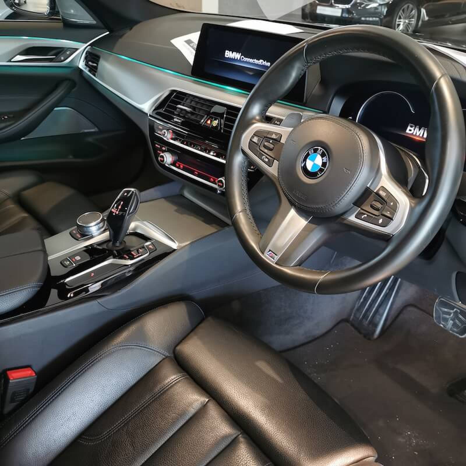 2020 BMW 530i M SPORT