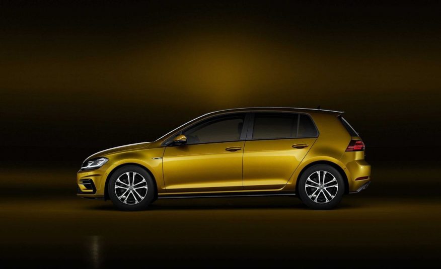 2020 Volkswagen Golf R-Line